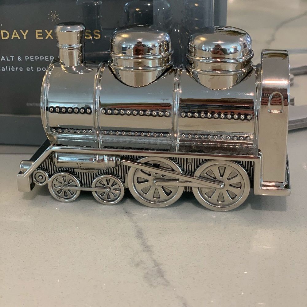 Pottery Barn Salt & Pepper Set *HOLIDAY EXPRESS*